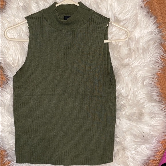 Olive top - Picture 4 of 5